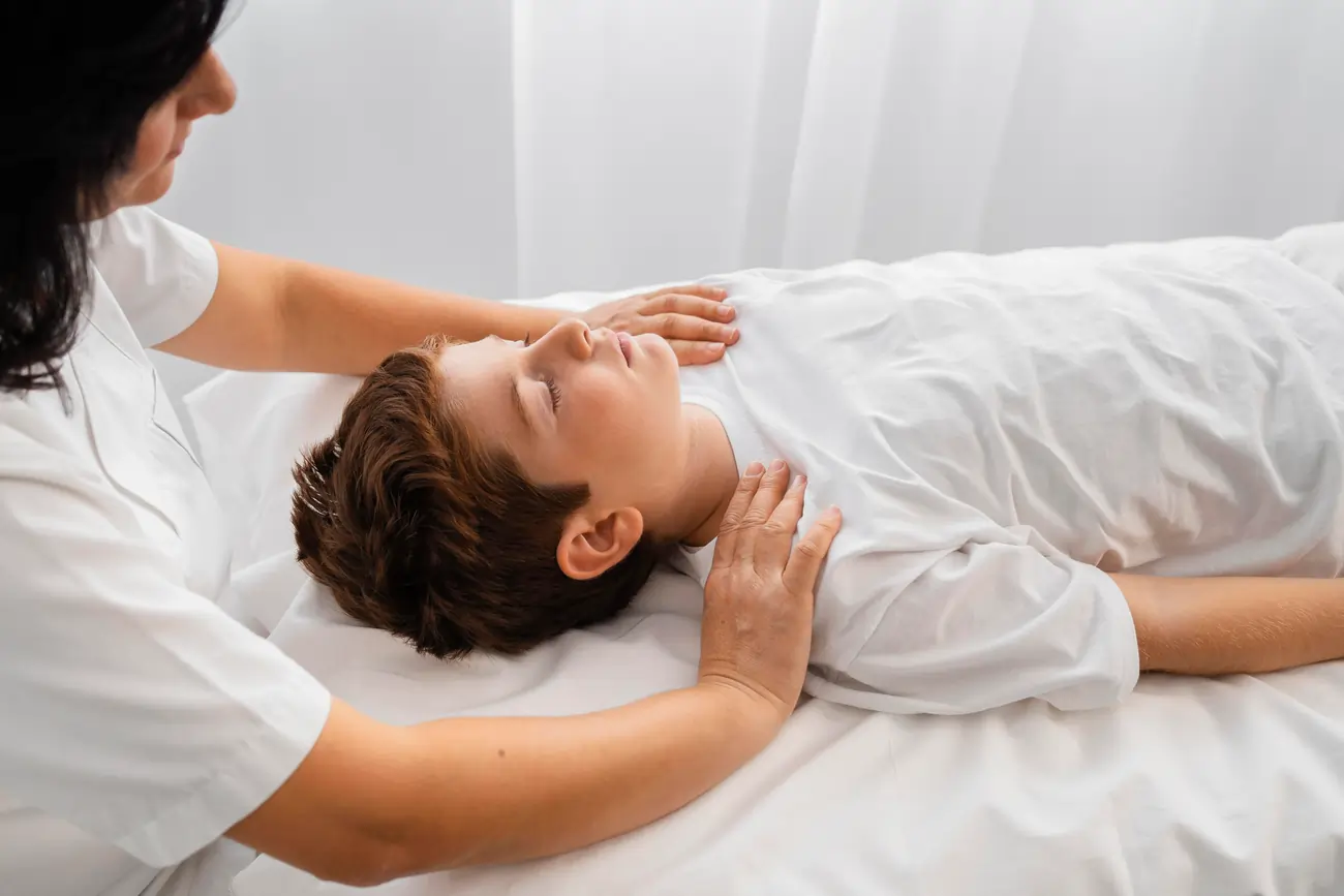 When Should a Child See a Chiropractor Near Des Moines?